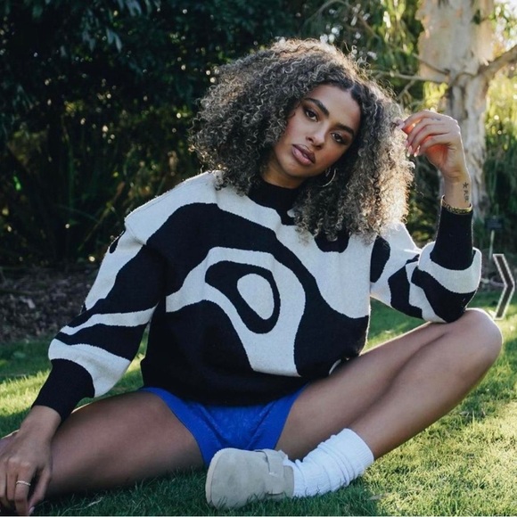 ASOS VRG GRL Verge Girl Abstract Jumper Sweater In Black & White Size 10 - Picture 2 of 7